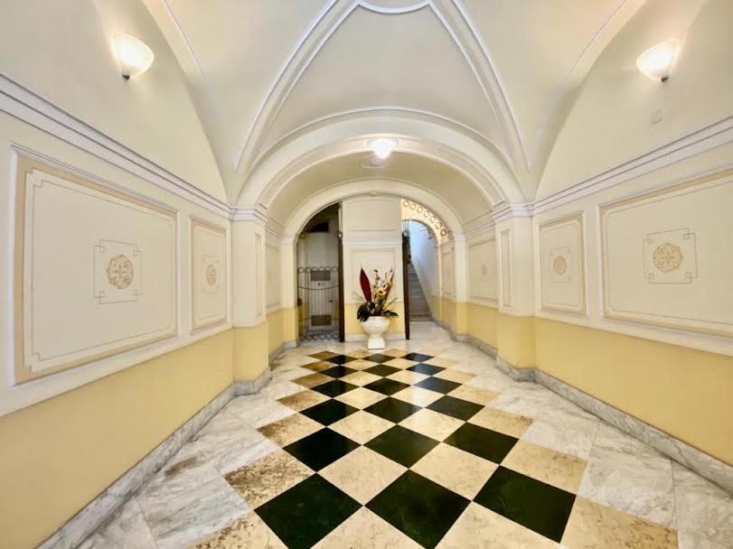 Maison Flores Deluxe Бари Екстериор снимка