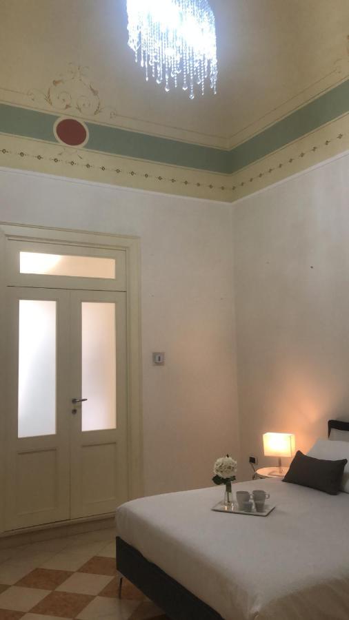Maison Flores Deluxe Бари Екстериор снимка