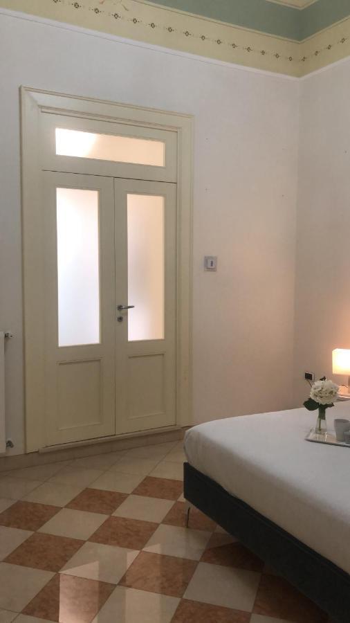 Maison Flores Deluxe Бари Екстериор снимка